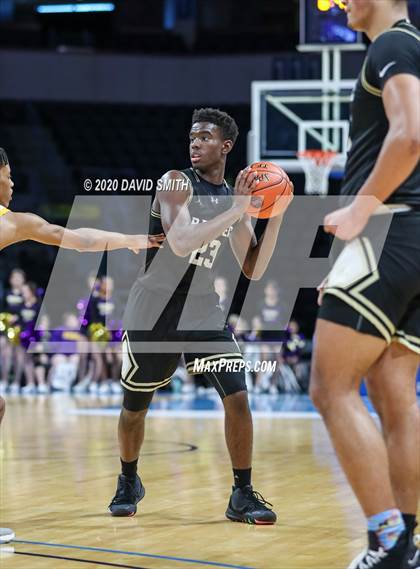 Thumbnail 2 in Raymore-Peculiar vs. Blue Springs (MSHSAA Class 5 Sectional) photogallery.