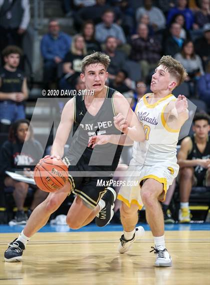 Thumbnail 1 in Raymore-Peculiar vs. Blue Springs (MSHSAA Class 5 Sectional) photogallery.