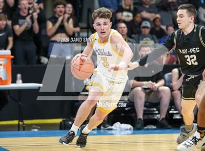 Thumbnail 2 in Raymore-Peculiar vs. Blue Springs (MSHSAA Class 5 Sectional) photogallery.