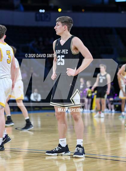 Thumbnail 3 in Raymore-Peculiar vs. Blue Springs (MSHSAA Class 5 Sectional) photogallery.