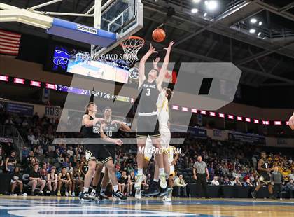 Thumbnail 2 in Raymore-Peculiar vs. Blue Springs (MSHSAA Class 5 Sectional) photogallery.