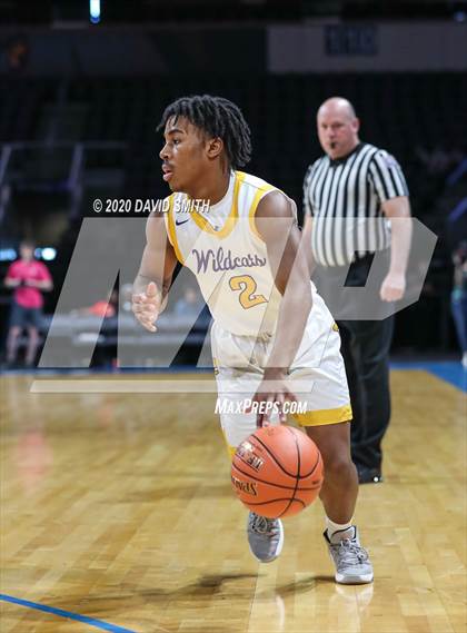 Thumbnail 2 in Raymore-Peculiar vs. Blue Springs (MSHSAA Class 5 Sectional) photogallery.