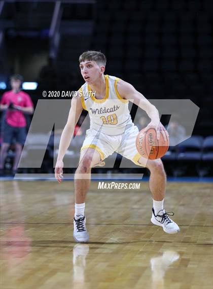 Thumbnail 2 in Raymore-Peculiar vs. Blue Springs (MSHSAA Class 5 Sectional) photogallery.
