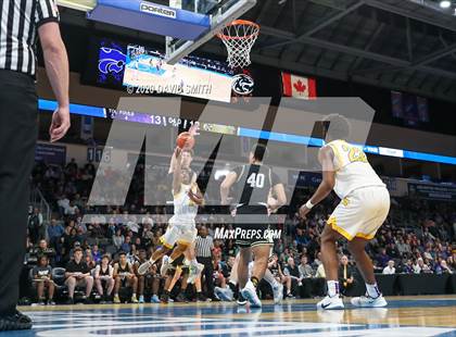 Thumbnail 1 in Raymore-Peculiar vs. Blue Springs (MSHSAA Class 5 Sectional) photogallery.