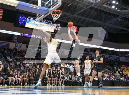 Thumbnail 2 in Raymore-Peculiar vs. Blue Springs (MSHSAA Class 5 Sectional) photogallery.