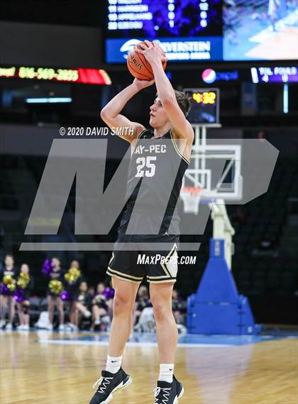 Thumbnail 2 in Raymore-Peculiar vs. Blue Springs (MSHSAA Class 5 Sectional) photogallery.