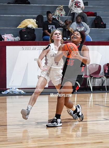 Thumbnail 3 in CH Yoe JV vs Mexia (Cameron Chamber Christmas Classic) photogallery.