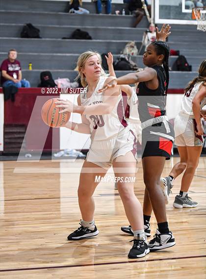 Thumbnail 1 in CH Yoe JV vs Mexia (Cameron Chamber Christmas Classic) photogallery.