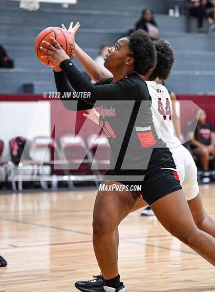 Thumbnail 1 in CH Yoe JV vs Mexia (Cameron Chamber Christmas Classic) photogallery.