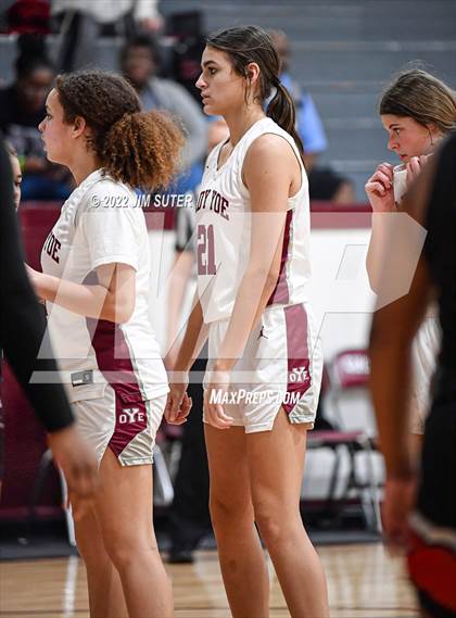 Thumbnail 3 in CH Yoe JV vs Mexia (Cameron Chamber Christmas Classic) photogallery.