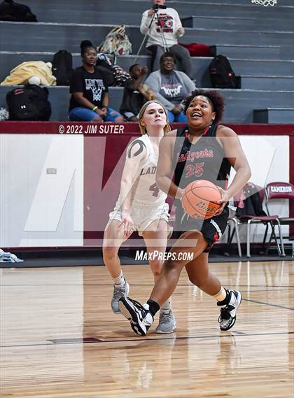 Thumbnail 2 in CH Yoe JV vs Mexia (Cameron Chamber Christmas Classic) photogallery.