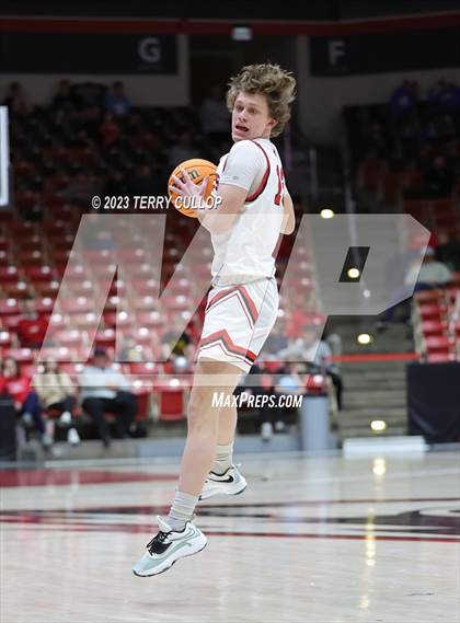 Thumbnail 1 in Morgan vs. Grantsville (UHSAA 3A Quarterfinal) photogallery.