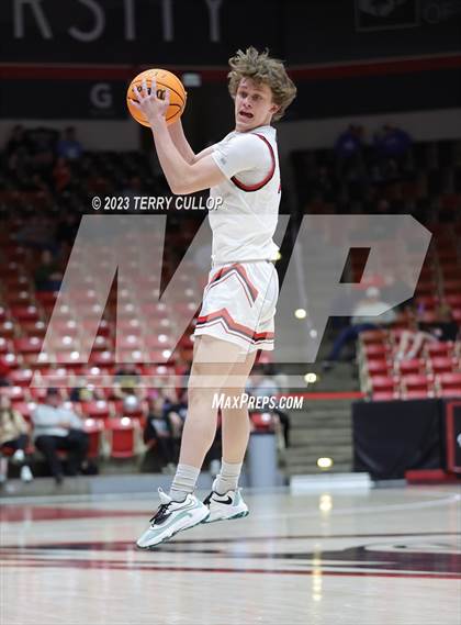 Thumbnail 3 in Morgan vs. Grantsville (UHSAA 3A Quarterfinal) photogallery.