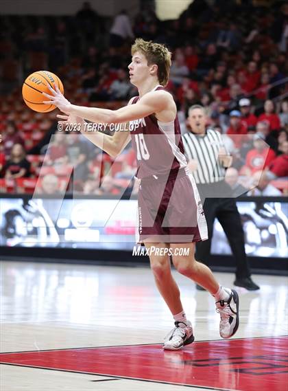 Thumbnail 1 in Morgan vs. Grantsville (UHSAA 3A Quarterfinal) photogallery.