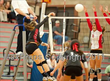 Thumbnail 2 in Cathedral Catholic vs La Jolla (CIF SDS D3 Final) photogallery.