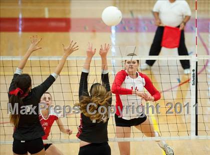 Thumbnail 1 in Cathedral Catholic vs La Jolla (CIF SDS D3 Final) photogallery.