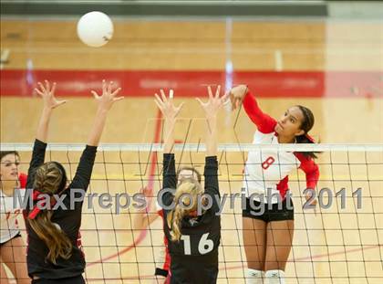 Thumbnail 3 in Cathedral Catholic vs La Jolla (CIF SDS D3 Final) photogallery.