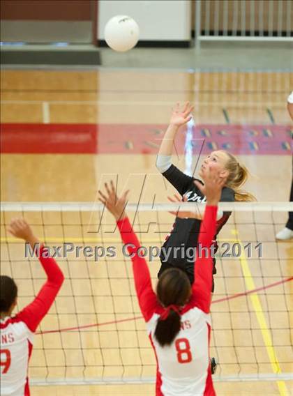 Thumbnail 3 in Cathedral Catholic vs La Jolla (CIF SDS D3 Final) photogallery.