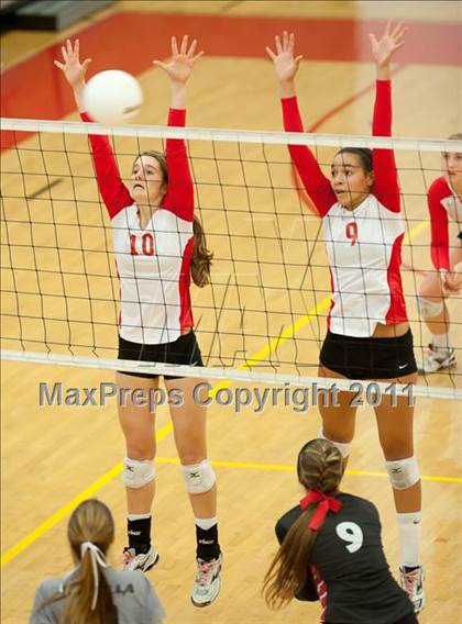 Thumbnail 3 in Cathedral Catholic vs La Jolla (CIF SDS D3 Final) photogallery.