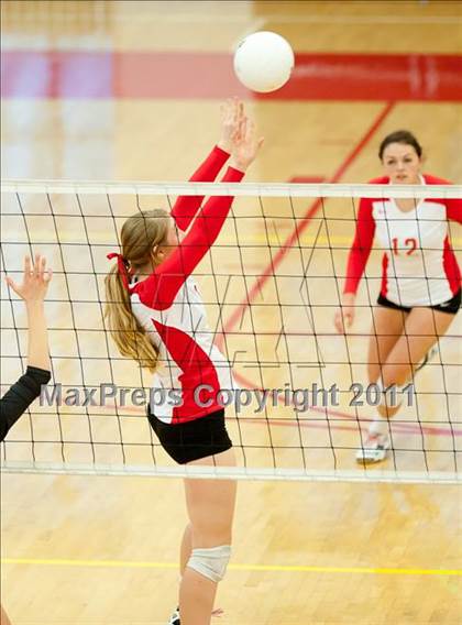 Thumbnail 1 in Cathedral Catholic vs La Jolla (CIF SDS D3 Final) photogallery.