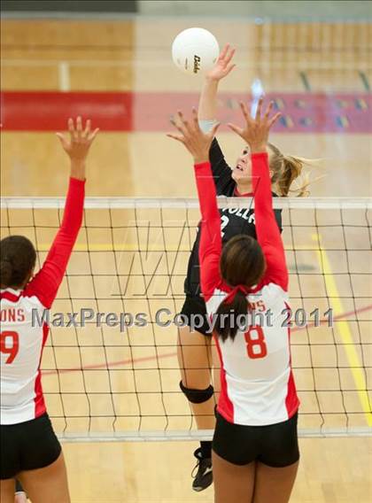 Thumbnail 1 in Cathedral Catholic vs La Jolla (CIF SDS D3 Final) photogallery.