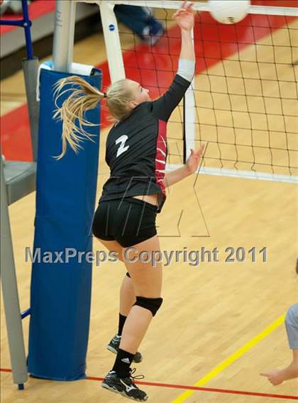 Thumbnail 2 in Cathedral Catholic vs La Jolla (CIF SDS D3 Final) photogallery.