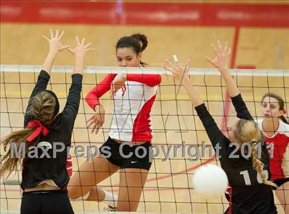 Thumbnail 2 in Cathedral Catholic vs La Jolla (CIF SDS D3 Final) photogallery.