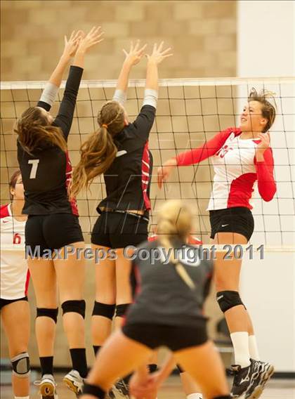 Thumbnail 2 in Cathedral Catholic vs La Jolla (CIF SDS D3 Final) photogallery.