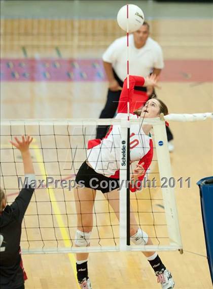 Thumbnail 2 in Cathedral Catholic vs La Jolla (CIF SDS D3 Final) photogallery.