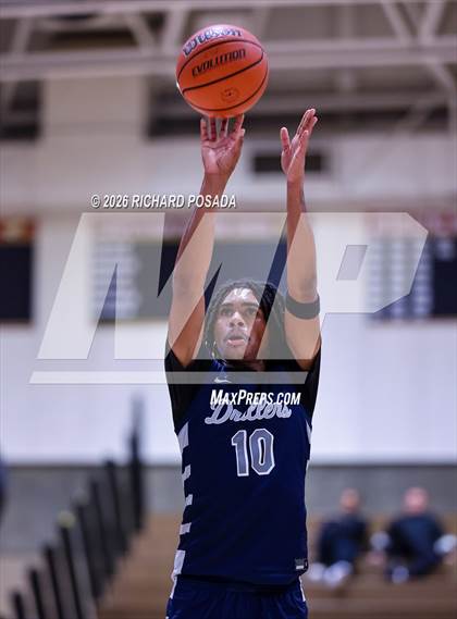 Thumbnail 1 in Bakersfield @ Clovis West photogallery.
