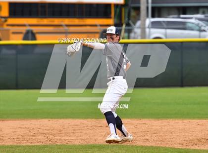 Thumbnail 3 in Shiloh Christian vs. Morrilton (AAA 4A Regional Playoff) photogallery.