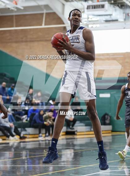 Thumbnail 1 in Dream City Christian vs BFL Prep (Gary Rhoades Classic) photogallery.