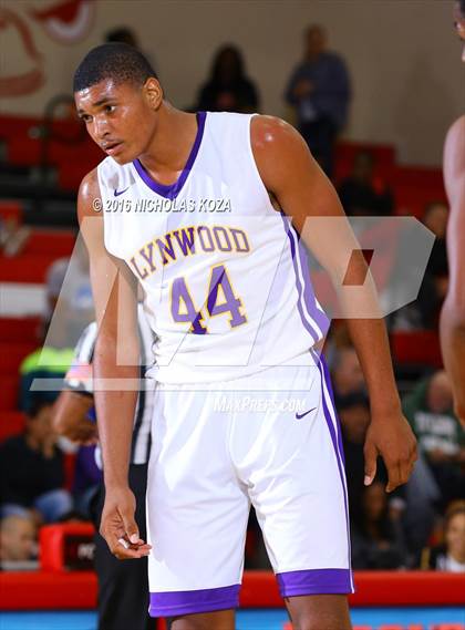 Thumbnail 1 in Lynwood vs. Westchester (Pacific Shores Tournament) photogallery.