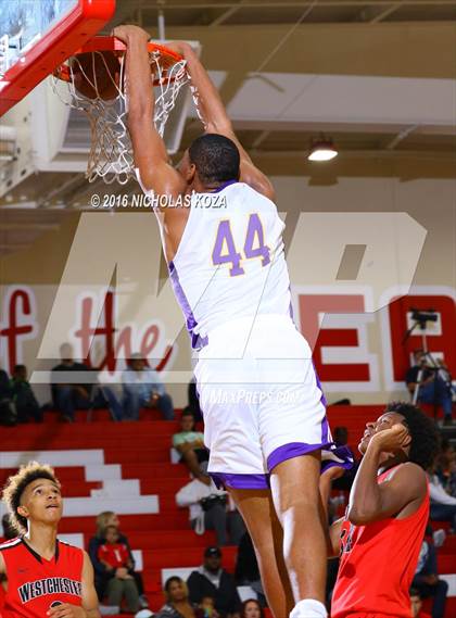 Thumbnail 2 in Lynwood vs. Westchester (Pacific Shores Tournament) photogallery.
