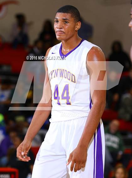 Thumbnail 2 in Lynwood vs. Westchester (Pacific Shores Tournament) photogallery.