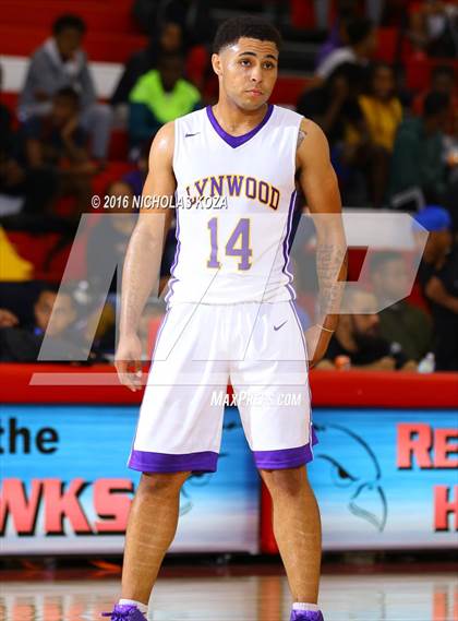 Thumbnail 1 in Lynwood vs. Westchester (Pacific Shores Tournament) photogallery.