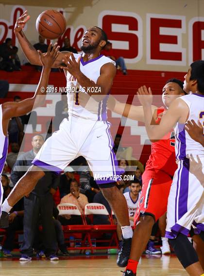 Thumbnail 2 in Lynwood vs. Westchester (Pacific Shores Tournament) photogallery.