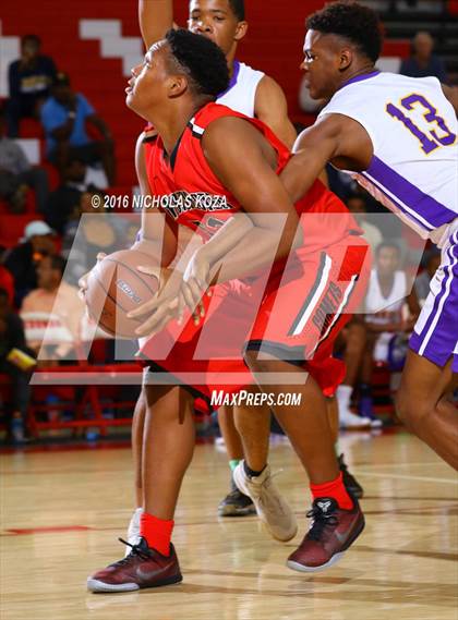 Thumbnail 2 in Lynwood vs. Westchester (Pacific Shores Tournament) photogallery.