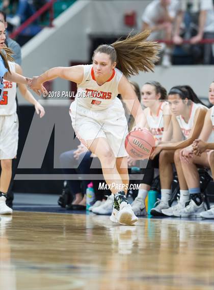Thumbnail 3 in Ralston Valley vs. Lakewood (CHSAA 5A Great 8) photogallery.