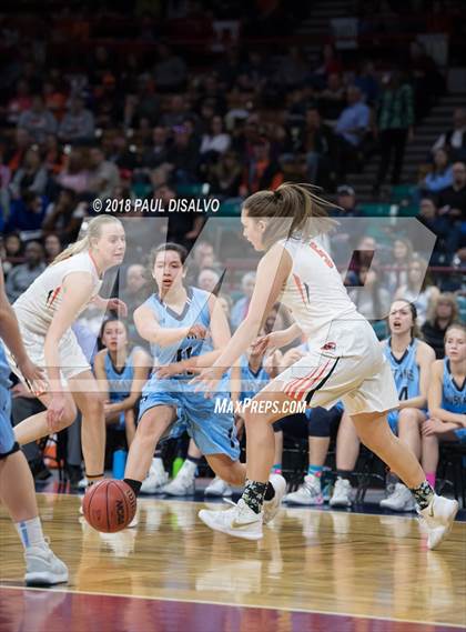 Thumbnail 3 in Ralston Valley vs. Lakewood (CHSAA 5A Great 8) photogallery.