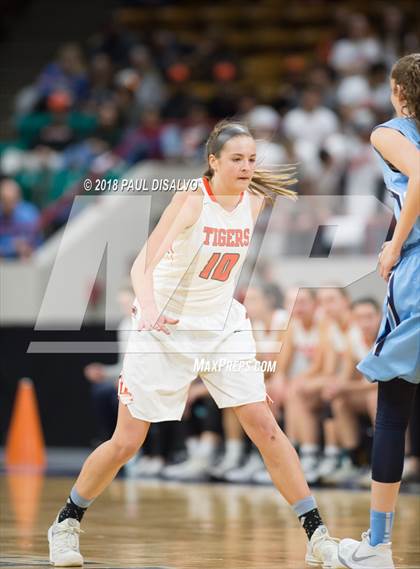 Thumbnail 3 in Ralston Valley vs. Lakewood (CHSAA 5A Great 8) photogallery.