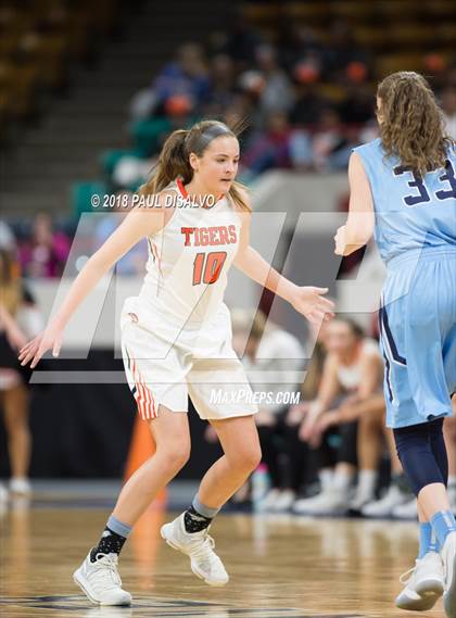 Thumbnail 1 in Ralston Valley vs. Lakewood (CHSAA 5A Great 8) photogallery.