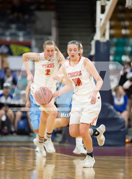 Thumbnail 3 in Ralston Valley vs. Lakewood (CHSAA 5A Great 8) photogallery.