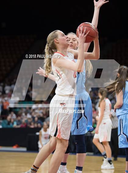Thumbnail 3 in Ralston Valley vs. Lakewood (CHSAA 5A Great 8) photogallery.