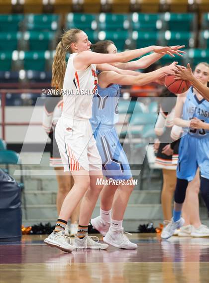 Thumbnail 2 in Ralston Valley vs. Lakewood (CHSAA 5A Great 8) photogallery.