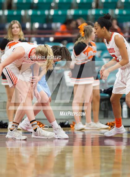 Thumbnail 1 in Ralston Valley vs. Lakewood (CHSAA 5A Great 8) photogallery.