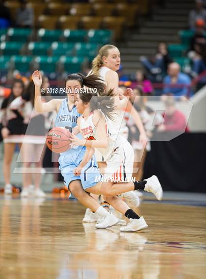 Thumbnail 3 in Ralston Valley vs. Lakewood (CHSAA 5A Great 8) photogallery.