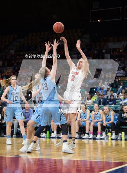 Thumbnail 1 in Ralston Valley vs. Lakewood (CHSAA 5A Great 8) photogallery.