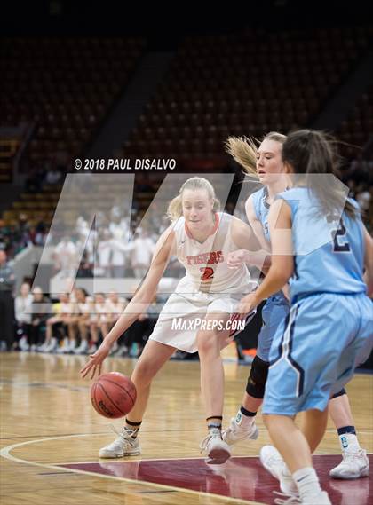 Thumbnail 1 in Ralston Valley vs. Lakewood (CHSAA 5A Great 8) photogallery.