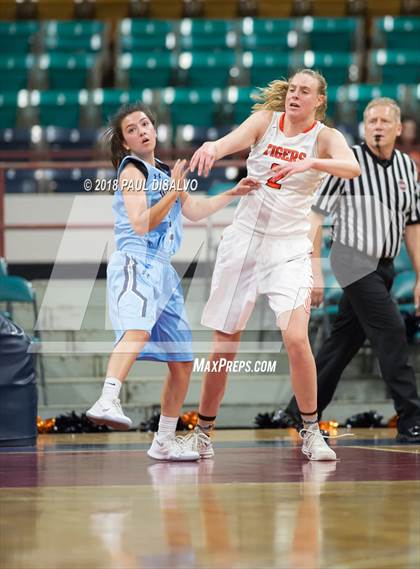 Thumbnail 2 in Ralston Valley vs. Lakewood (CHSAA 5A Great 8) photogallery.